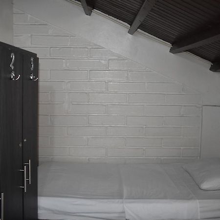 Esmed Hostel Medellín Buitenkant foto