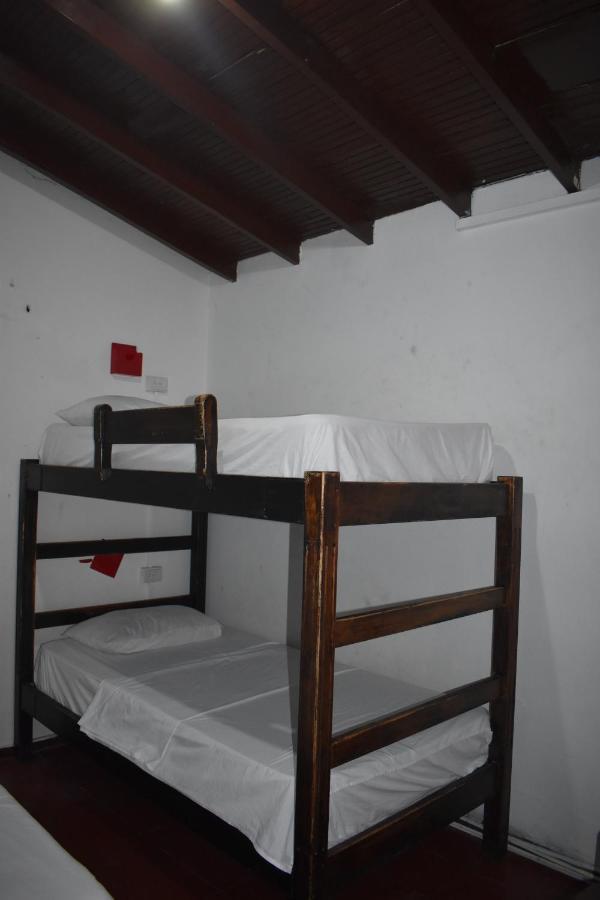Esmed Hostel Medellín Buitenkant foto