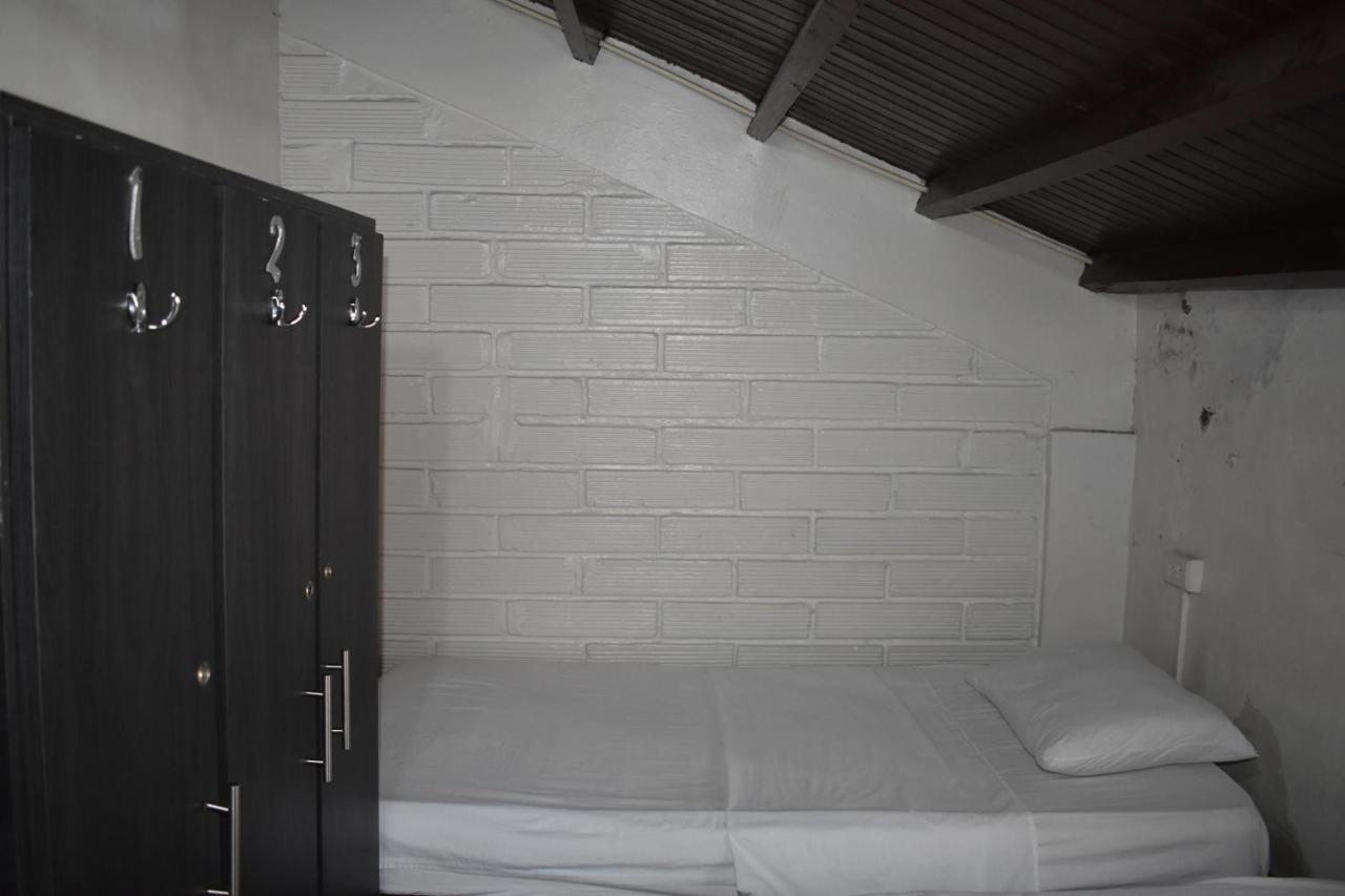 Esmed Hostel Medellín Buitenkant foto