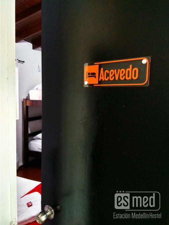 Esmed Hostel Medellín Buitenkant foto